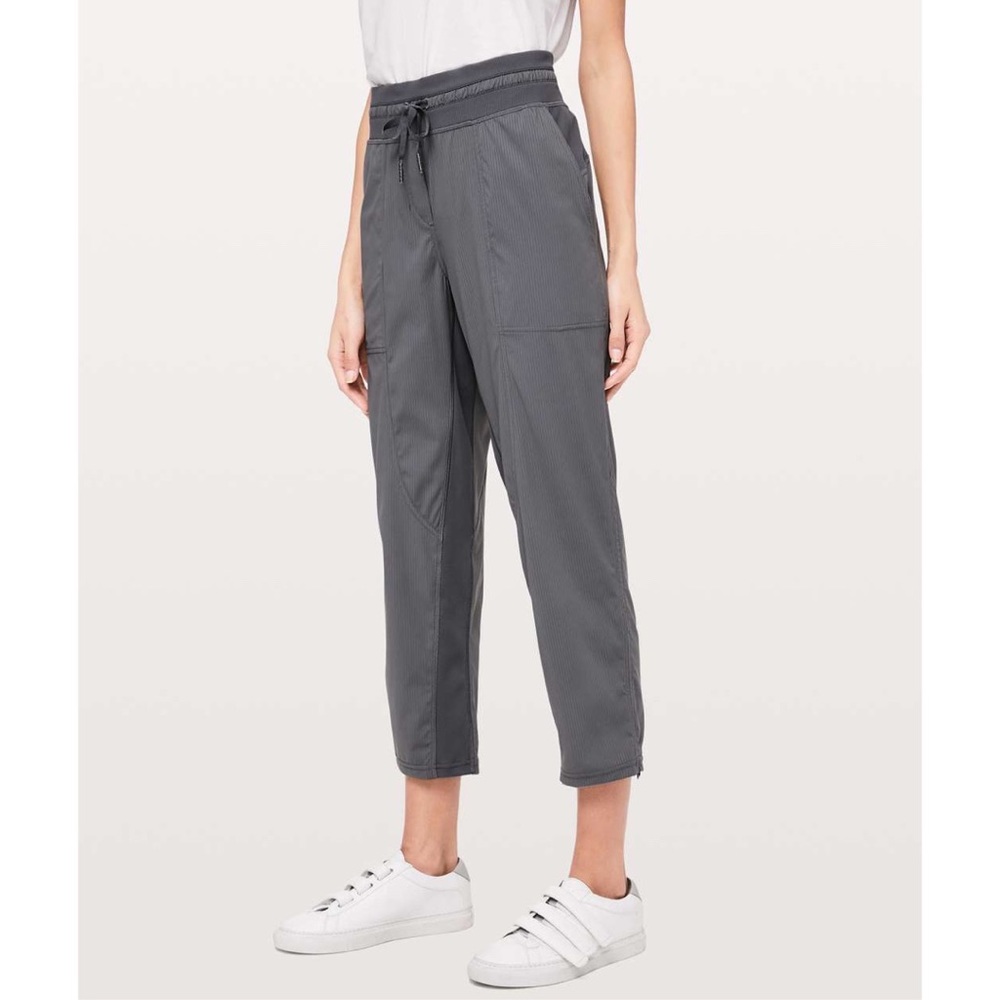 Lululemon | Studio Crop Jogger 25”